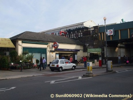 Turnham Green Tube Station