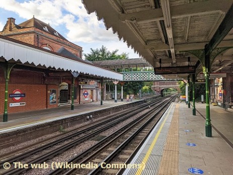 Buckhurst Hill tube station