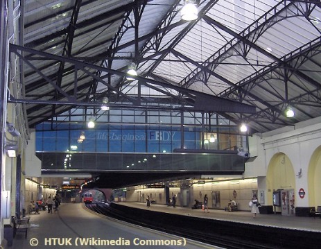 Fulham Broadway Underground Station Platforms