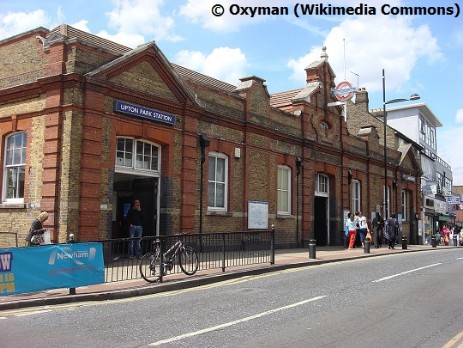 Upton Park Tube Station, Main Building