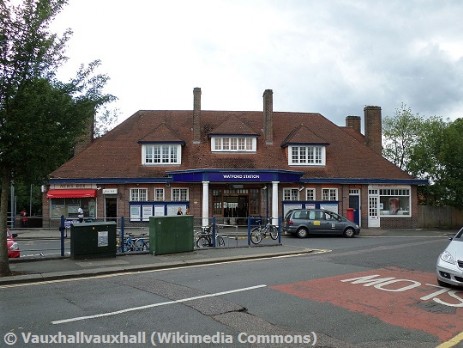 Watford Met Tube Station